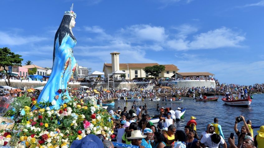 vou jogar no mar, flores pra te encontrar, Salvador-BA. Vis…