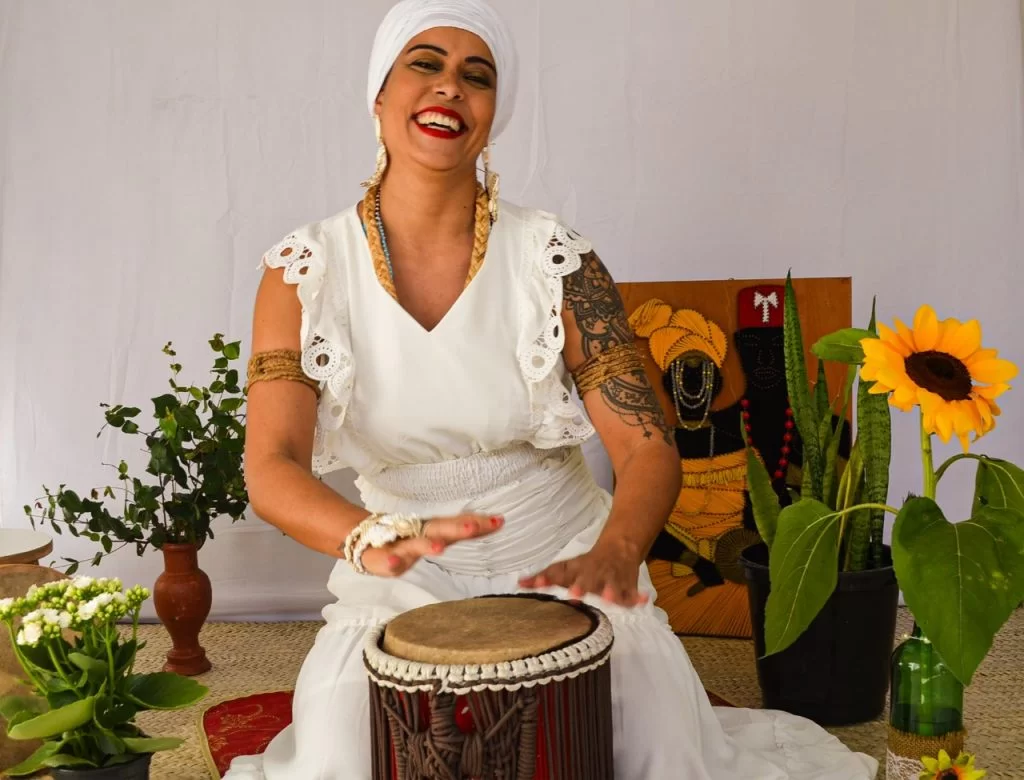 Naiara Negreiros em João Bosco Ancestral e Saudando Clementina de Jesus