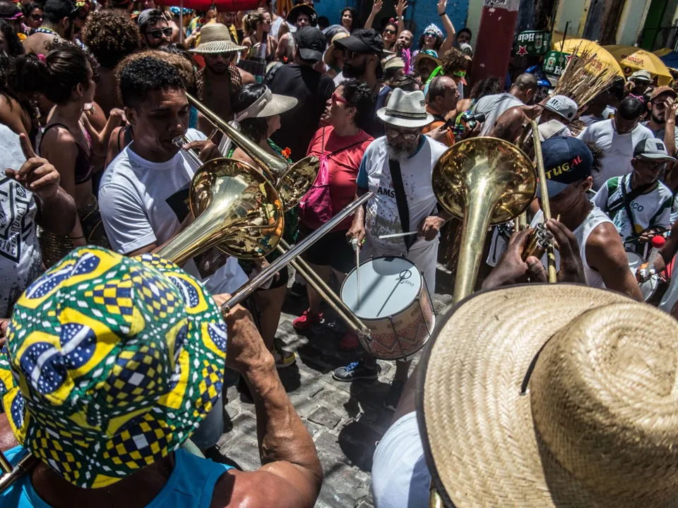 Charangada – Batalha de Charangas e Samba da Pegada Retrô